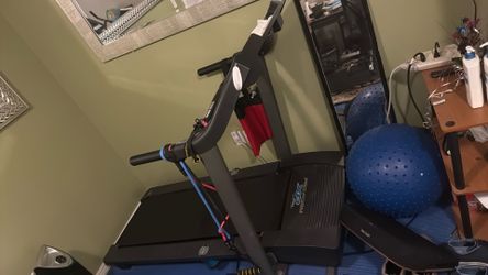 PRO FORM Tread Mill.