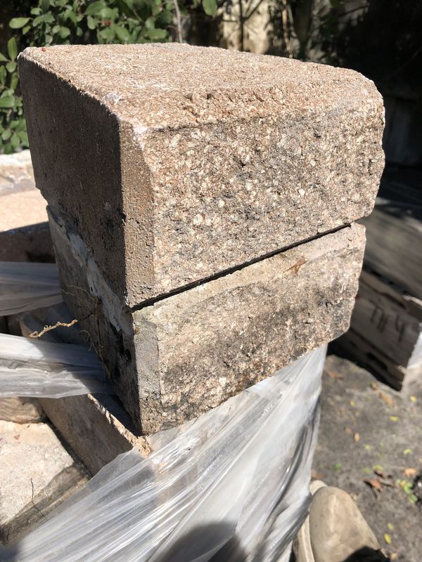 600 pieces retaining wall / garden blocks for Sale in ...