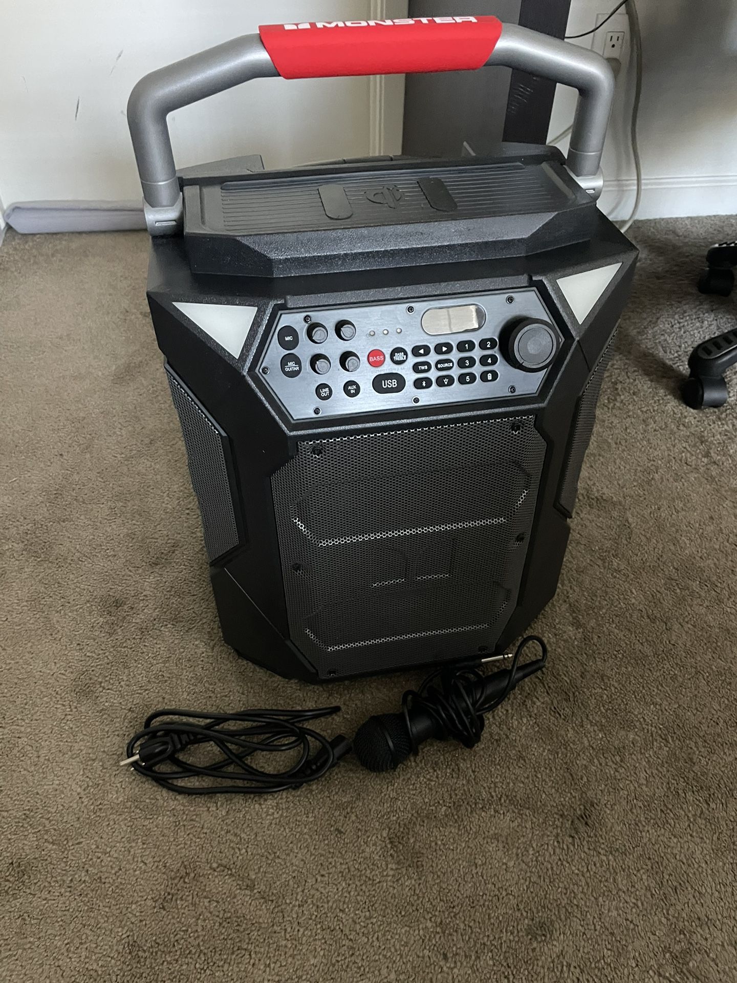 Monster Rockin Roller 270 Speaker