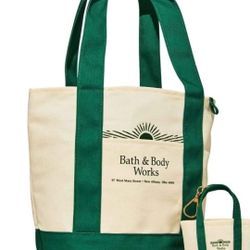 New Limited Edition- Not Sold In Stores super cute fall canvas Bath & Body works canvas tote & matching keychain w/ zipper 10.25" H x 6"