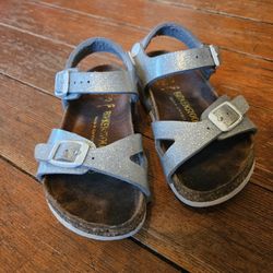 Birkenstock Silver Sparkle Kids Rio Sandles
Size 160