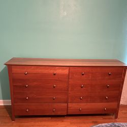 Excellent Condition Wooden Dresser 