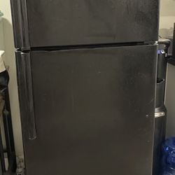 GE Refrigerator 