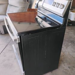 Estufa Electrica En Muy Buenas Condiciones 