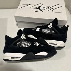 Air Jordan 4 Shoe