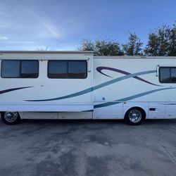 1999. Tradewinds Freightliner Cat 300 Turbo Diesel Super Slide