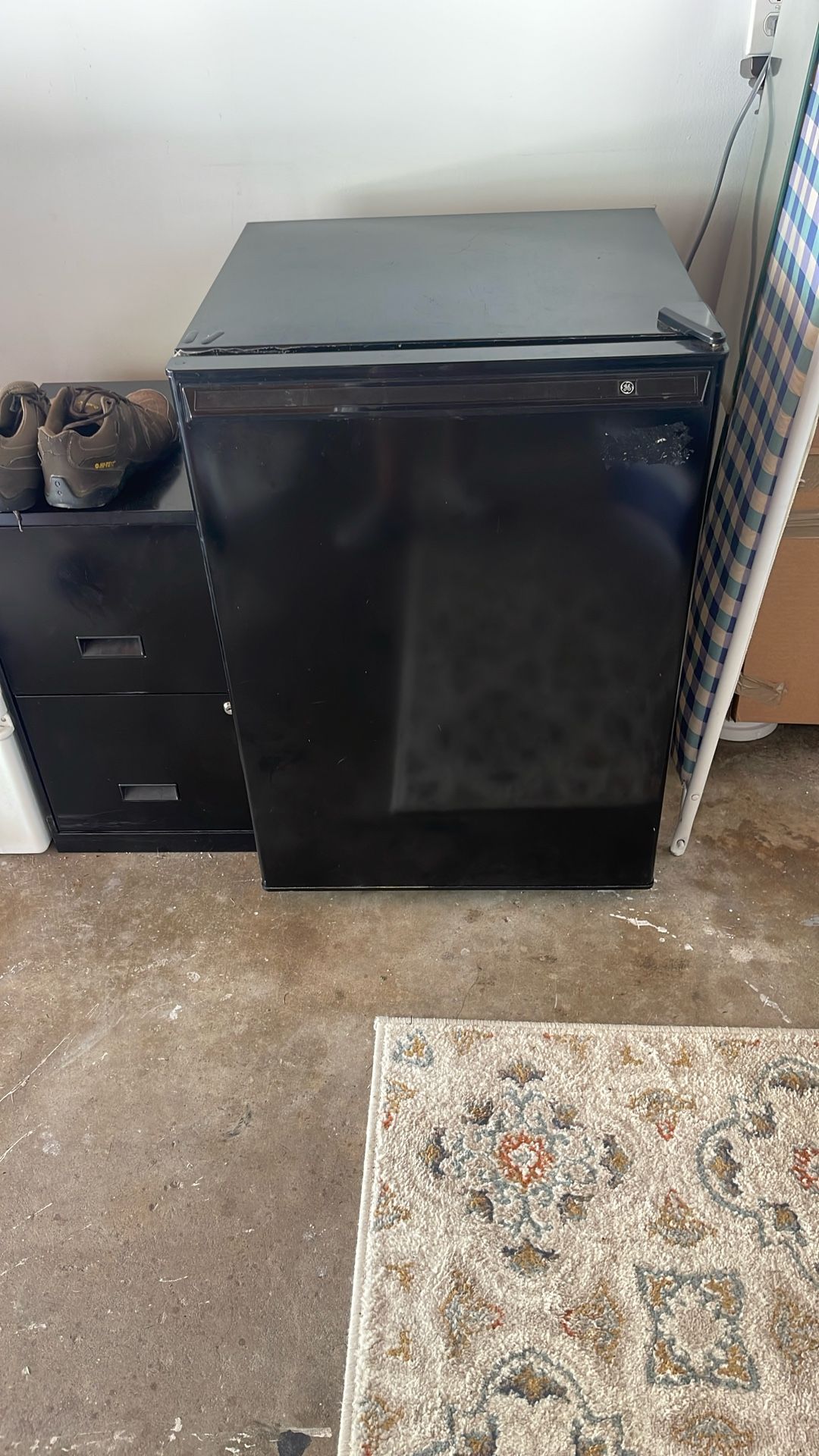 GE Mini Fridge