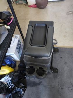 2006 silverado front middle console seat