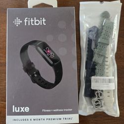 Fitbit Luxe With 6 Replacement Bracelets 