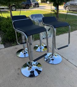 Beautiful barstools set of 4 sleek and modern