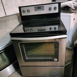 Whirlpool Stainless Glass Top Range (Stove/Oven)  Convection Oven -  Can Deliver 