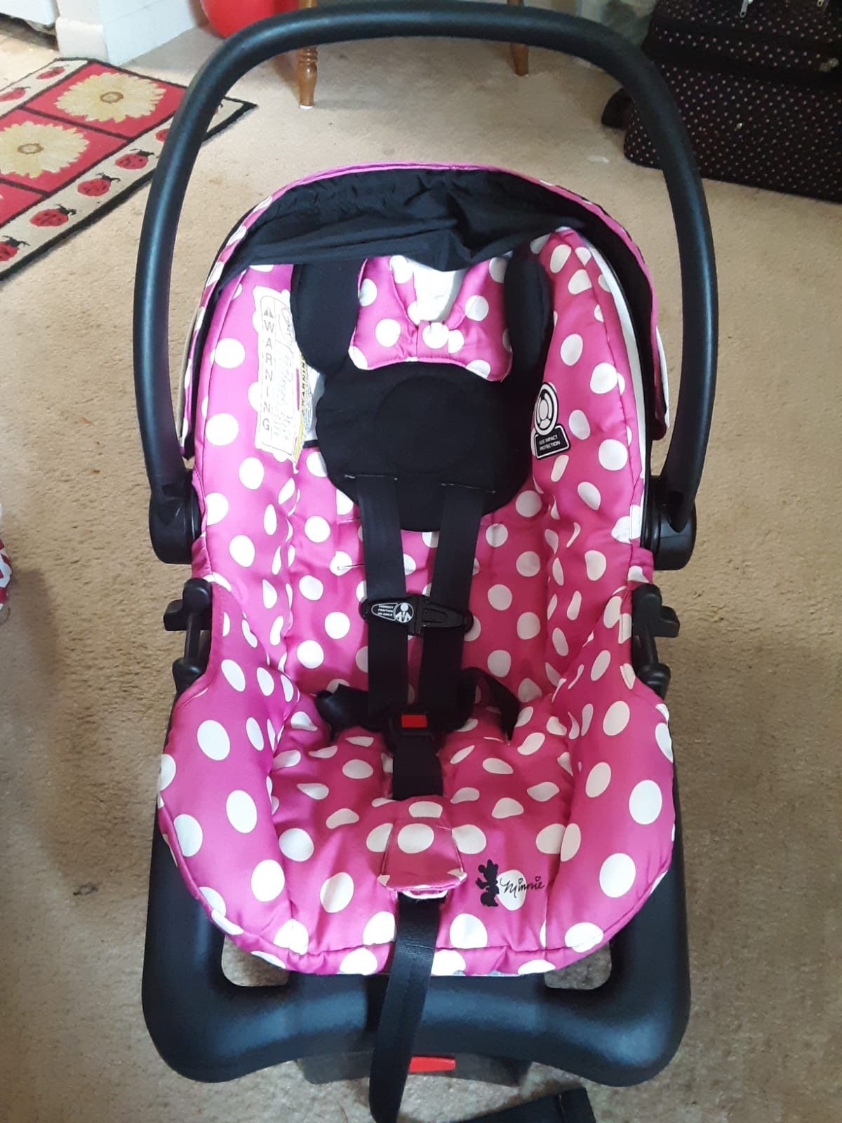 Minnie Mouse infant car seat In good condition without spots