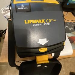 Medtronic Lifepak CR Plus Defibrillator Needs New Charge Pak 