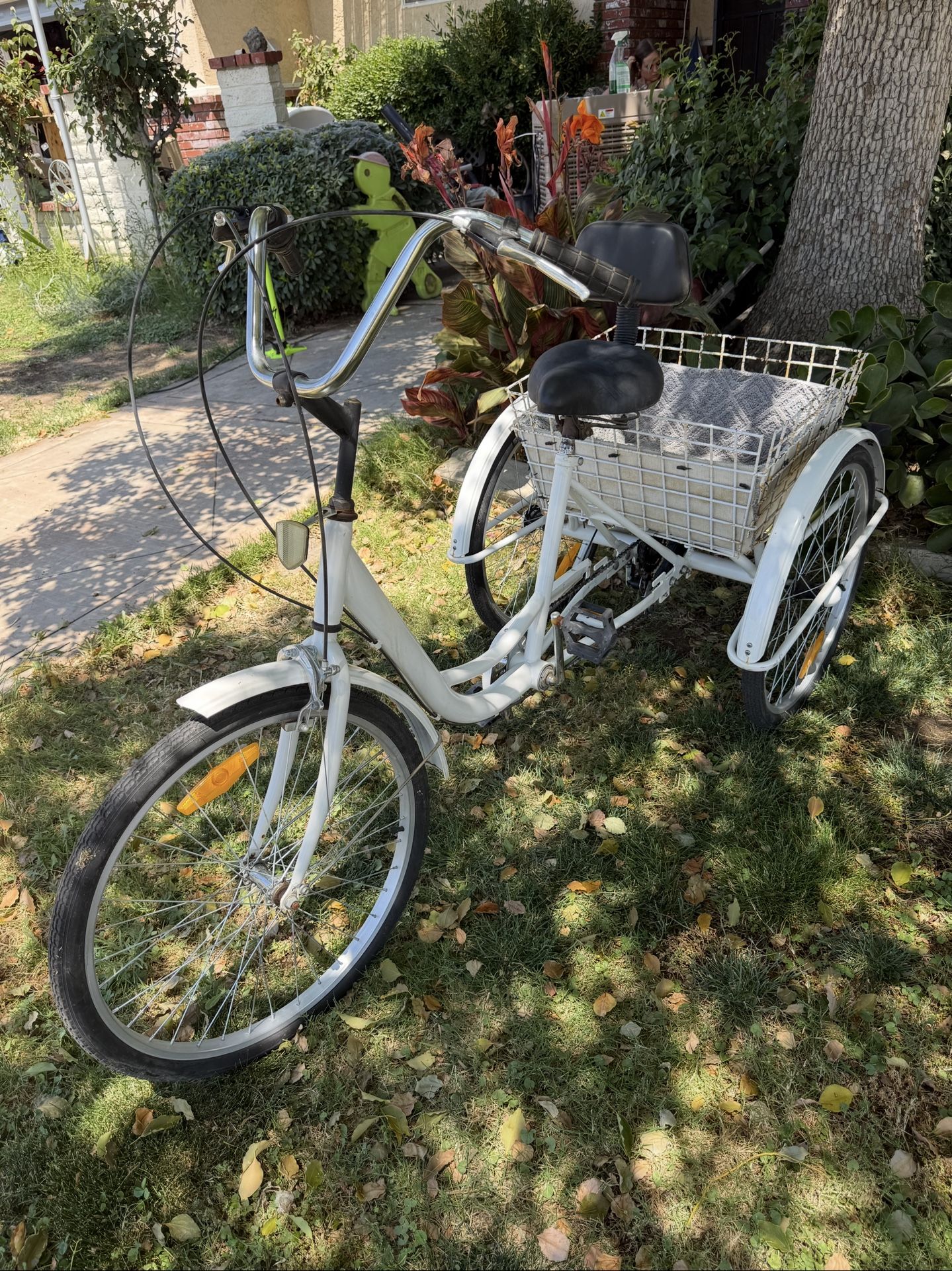 3 Wheel Bike In Good Shape 6 Speed Gears 