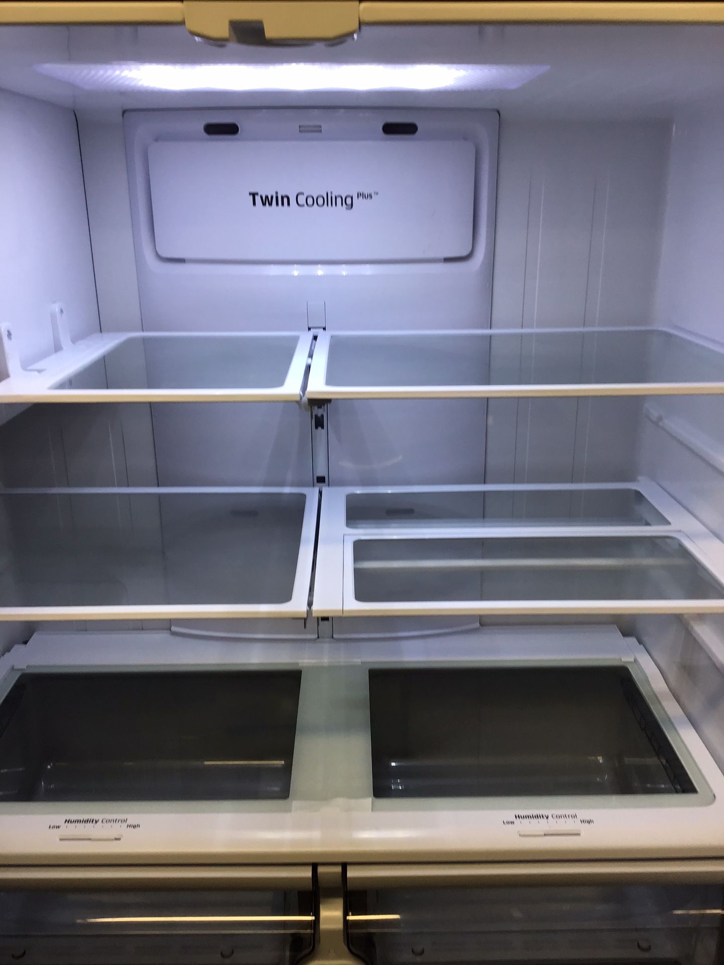 Samsung 22.6CU FT Counter Depth Refrigerator