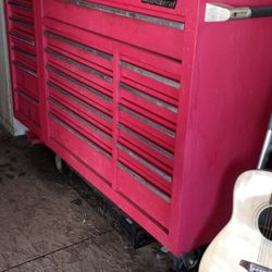 Iu.S General Toolbox Roll A Way 20 Drawers Good Condition 5 Feet Long 18 Inches Wide Always Been Parked Casters Are Mint Condition Retiring In July