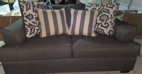 Levon Charcoal Loveseat (Model (contact info removed))