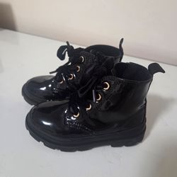 Boots for girls (toddler), like new, size 7.5/ Botas para niña pequeña, como nuevas, numero 7.5