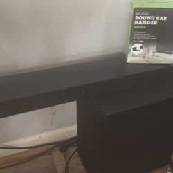 Samsung Sound Bar With Speaker And Mount 