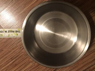 Stainless steel dog bowl 7.5 in