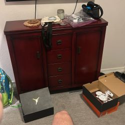 Brown Mahogany Wood Dresser