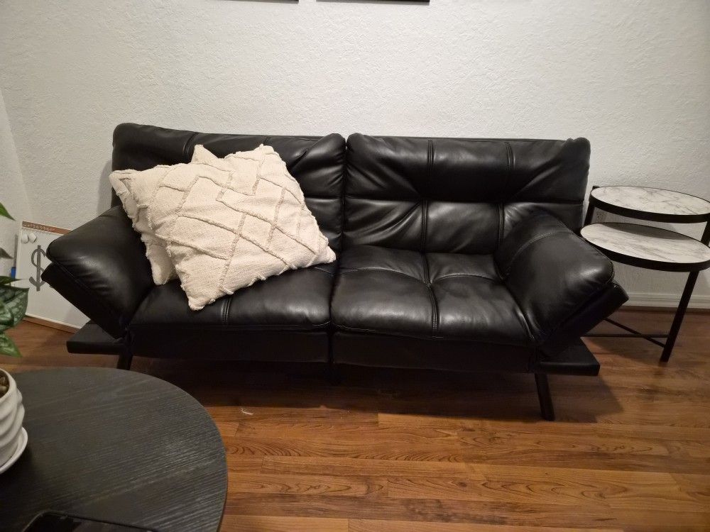 🛋️ Modern Black Leather Sofa – Like New!