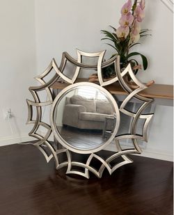 Beautiful Decorative Wall Mirror