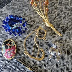 Brooches 