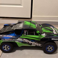 Traxxas Slash 2WD RC Truck