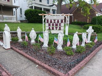 FIRM .. garden Concrete Statues, Pls , read All The information