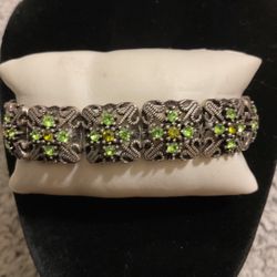 Silver Tone Stretch Bracelet W/green Rhinestones 