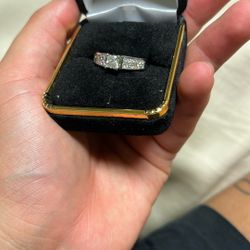 Engagement Ring. 14k White Gold, Center Diamond Princess Cut. 