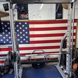 Valor Fitness smith mechine