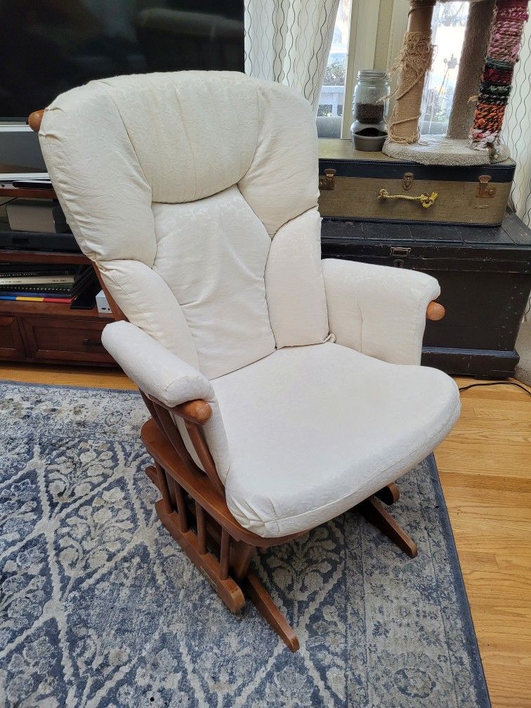 Dutailier Glider/Rocking Chair (Used for Nursing)