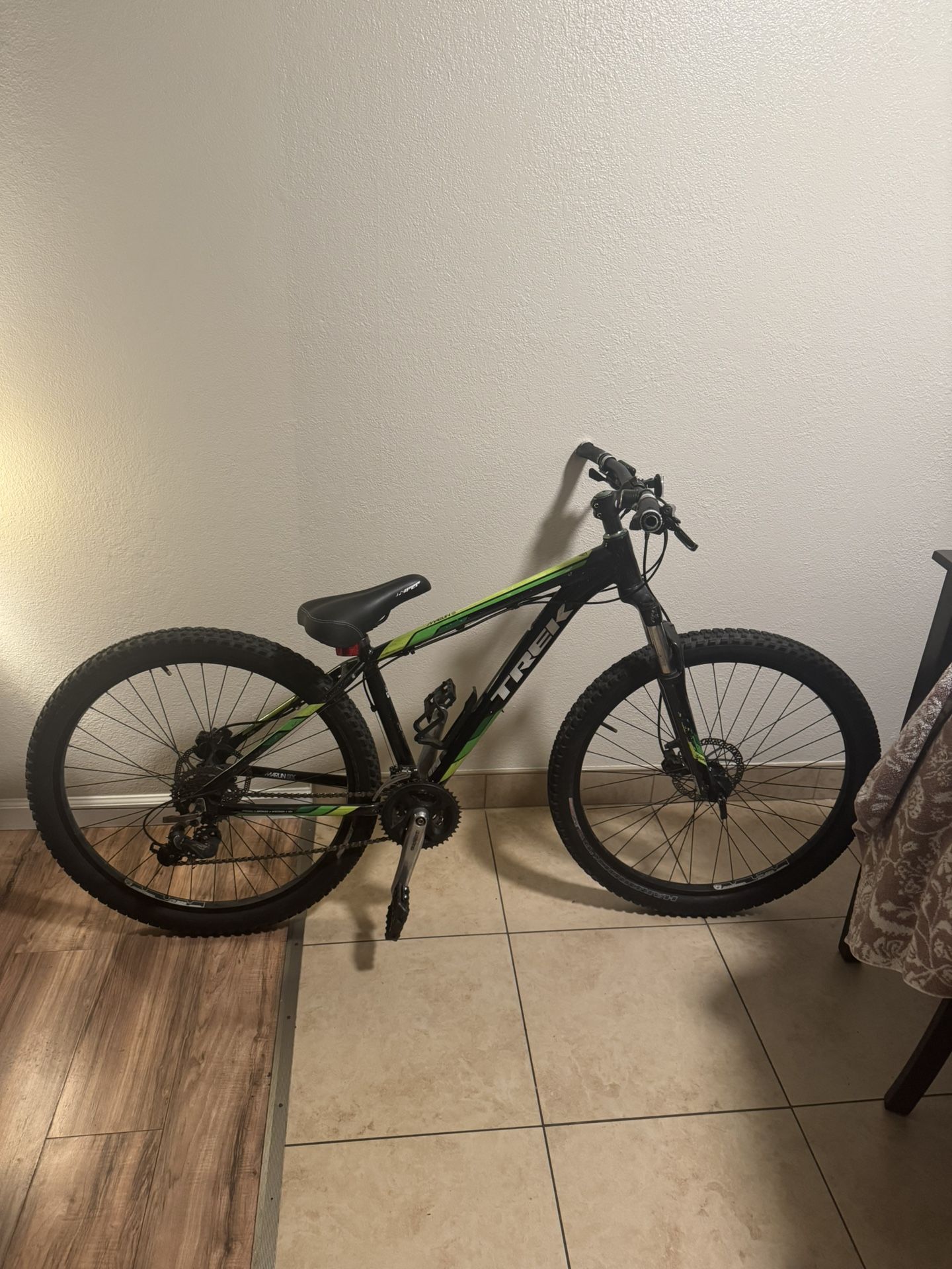Trek Marlin 6 Mountain Bike