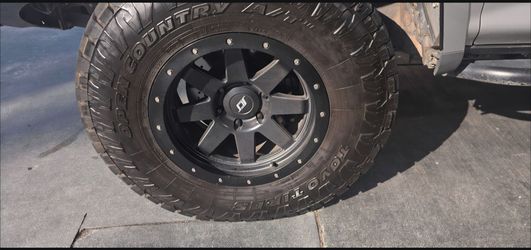 Scs Sr8 wheels with toyo at3 tires