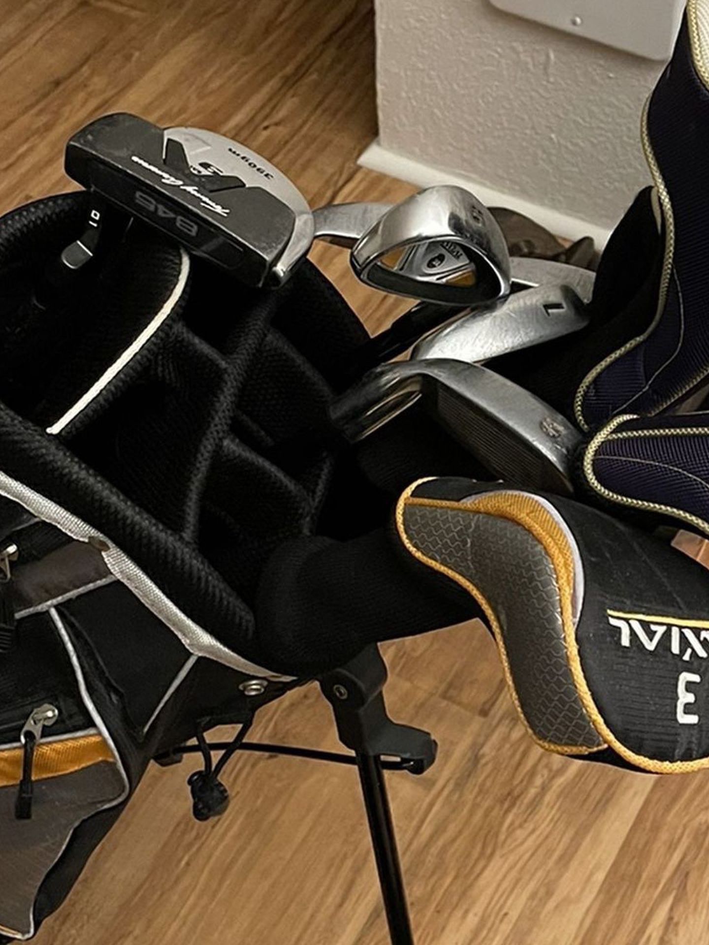 Men’s Golf Clubs - Full Set w/ Bag