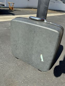 Vintage Samsonite Luggage. With Hanging Clothes Line Inside