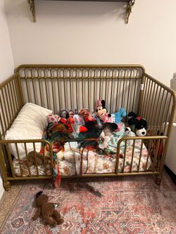 Gold crib