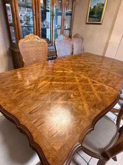 Kitchen Table & Cabinet Set 🔥