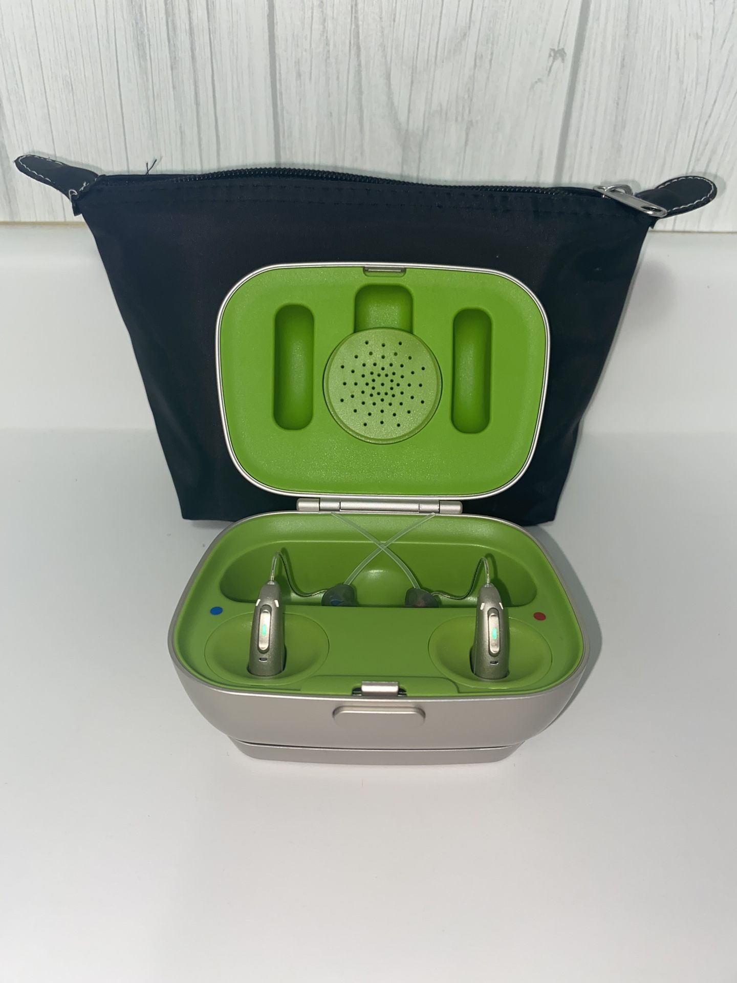 PHONAK Audeo B-R Rechargeable Hearing Aids w Charger Case RIC