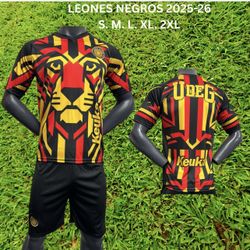 Uniforme estilo Leones Negros 2025-26 completo $25 