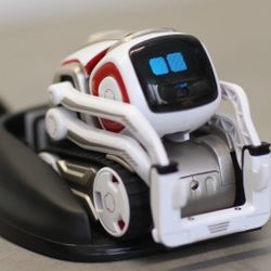 Cozmo Robot 