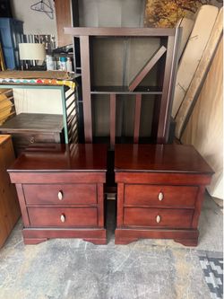 Two 3 drawer (including top jewelry drawer)  Cherrywood nightstand w/dovetail joint. Excellent condition . Measurement ; 17 deep x 25W x 27H. Asking $