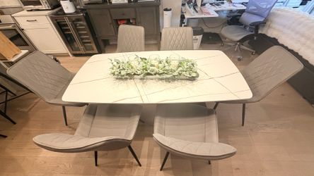 Fly Dining Table + 6 Modern Chairs