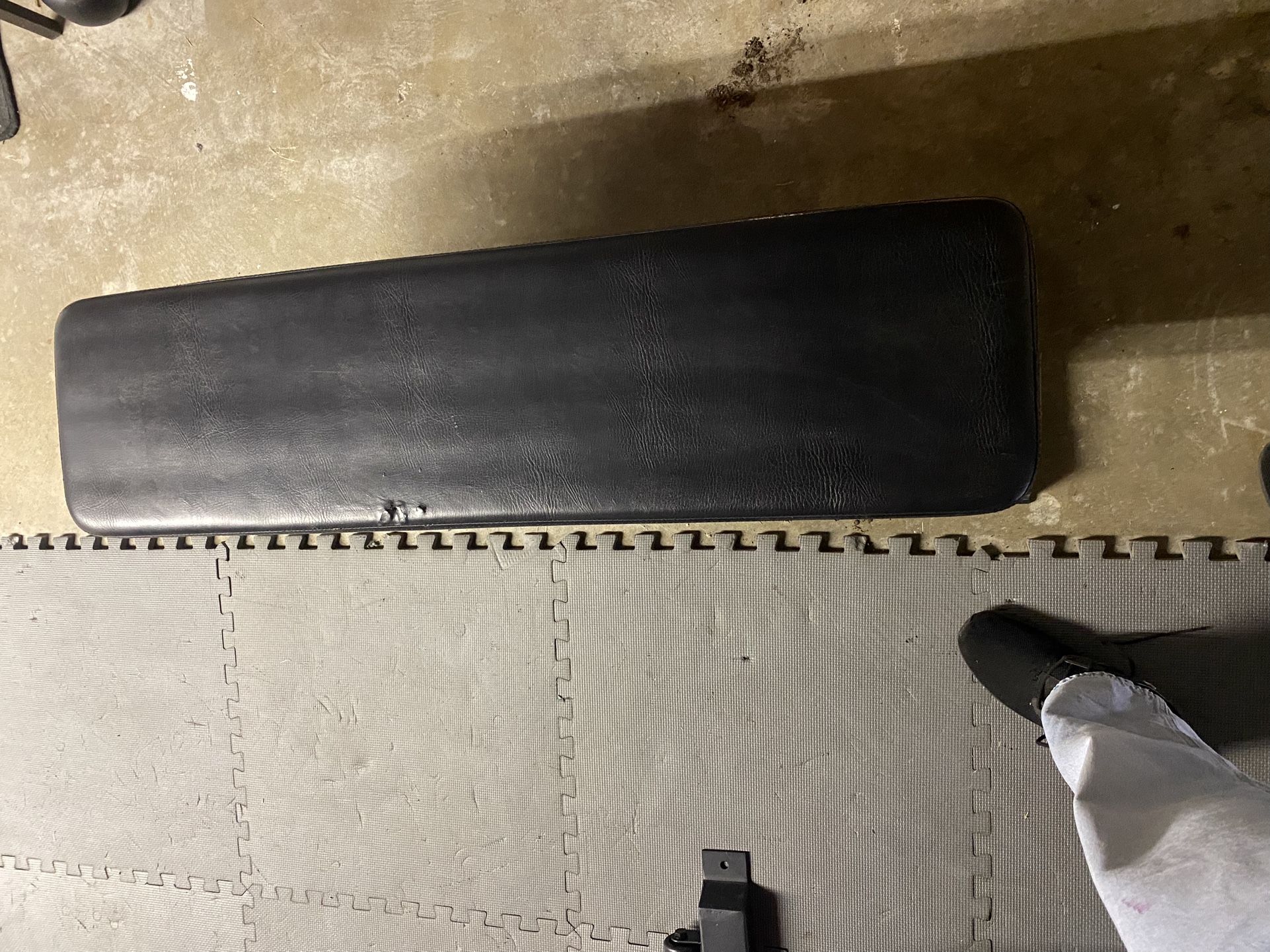 Foldable Weight Bench