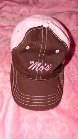 Mo's pink and brown cap