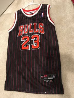 Michael Jordan Bulls Jersey - pinstripe Nike - adult XL