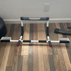 Pull Up Bar