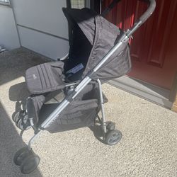 Even Flo Reversi stroller
